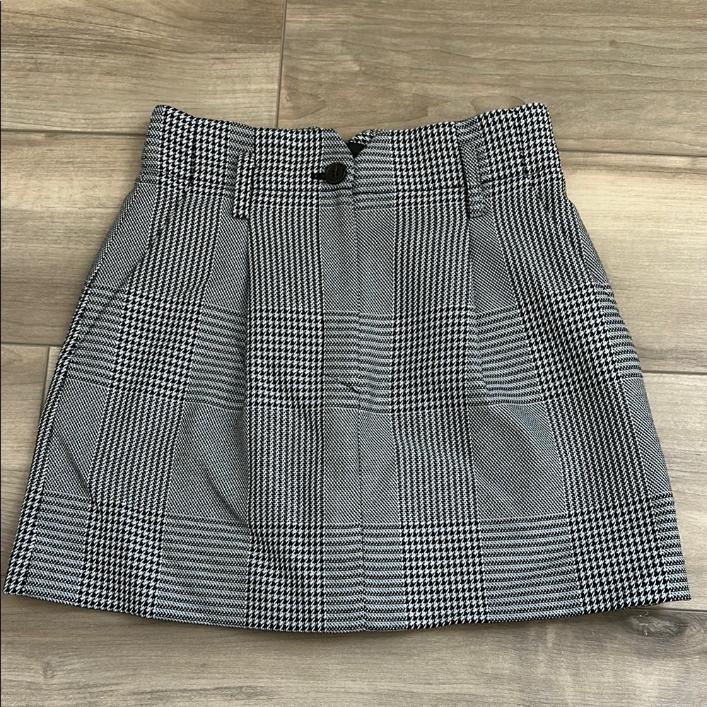 Maje Black and White Pleated Mini Skort